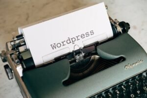 Títulos de blog llamativos y creativos que se centran en cómo diseñar fácilmente páginas para su sitio web o marca digital utilizando WordPress